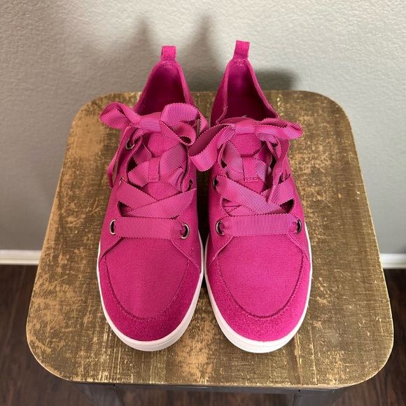 New Koolaburra by UGG Canvas Suede Ribbon Lace Sneakers - Picture 2 of 10